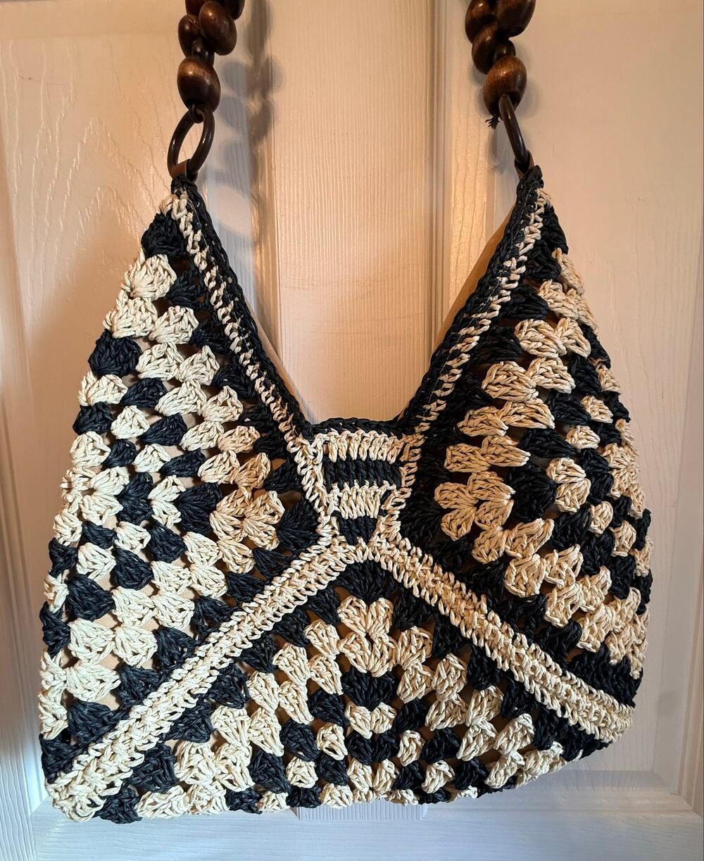 New Crochet Shoulder Bag in Black and Cream w/ snap closure NWOT BOHO Casual Bag